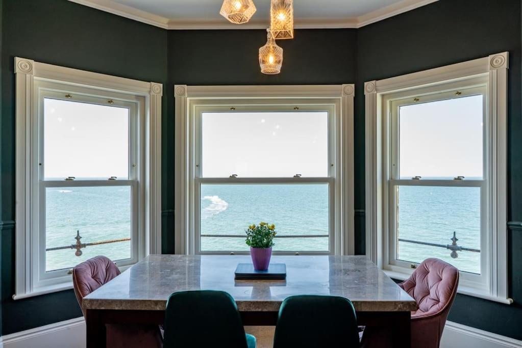 Luxury Duplex Penthouse On The Beach With Panoramic Sea Views Херн-Бей Экстерьер фото